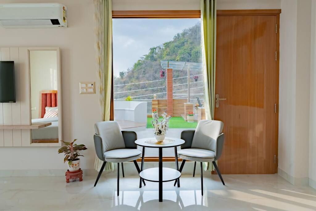 The Sage Villa - Luxury Homestay In Dehradun Zewnętrze zdjęcie